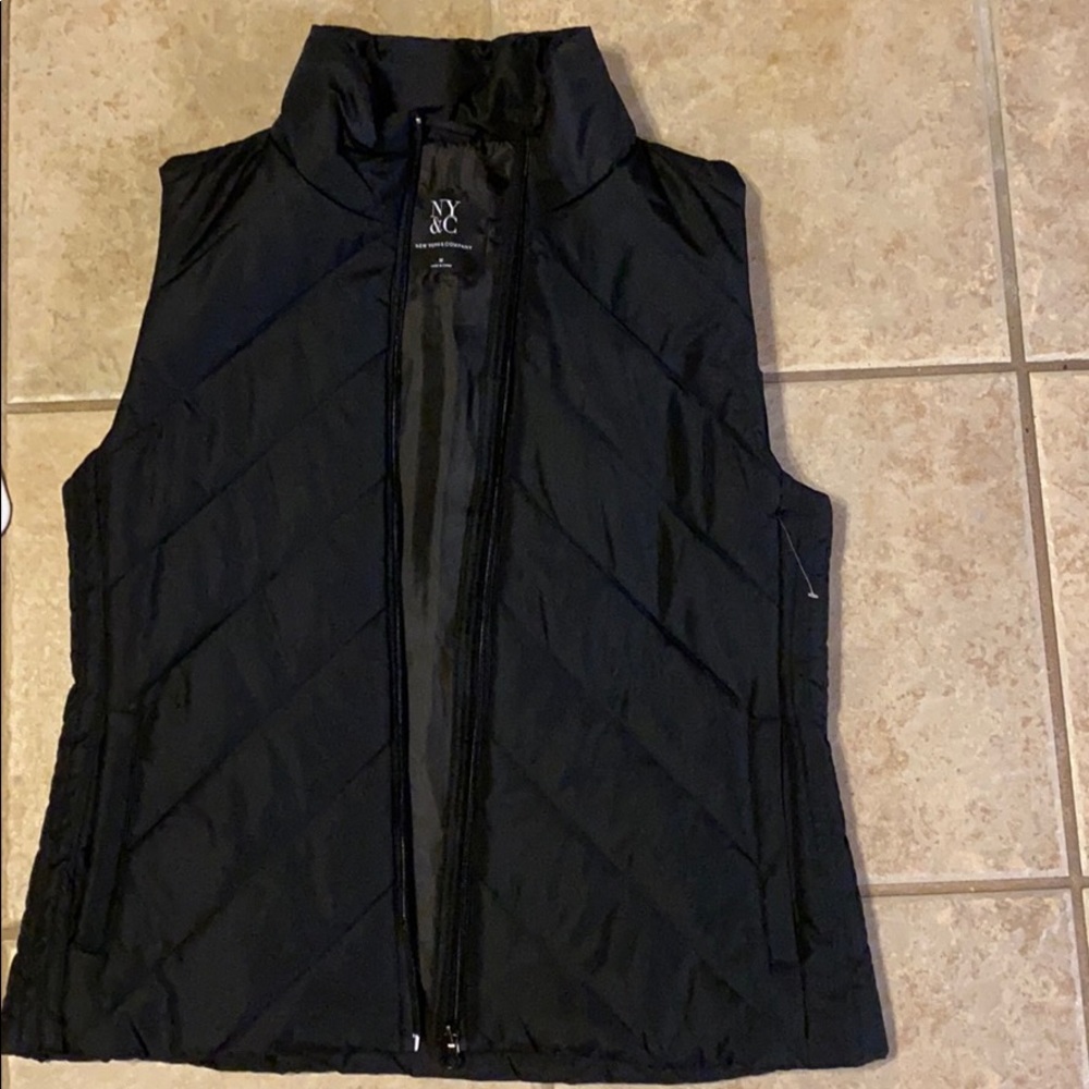New black zipper vest